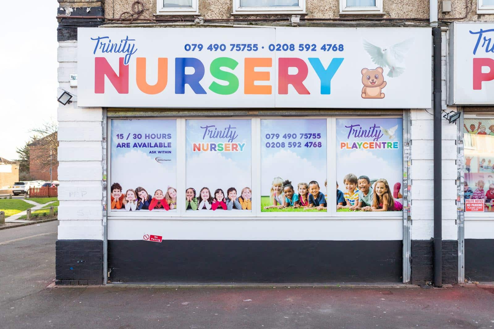 3 and 4 year old children in a preschool activity at Trinity Playcentre, Dagenham